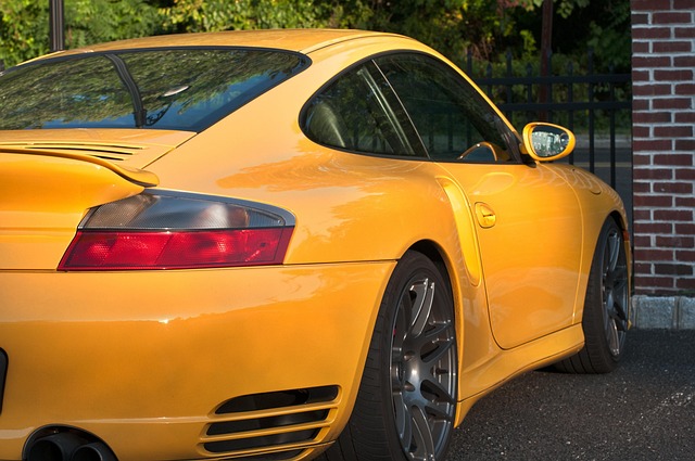 911