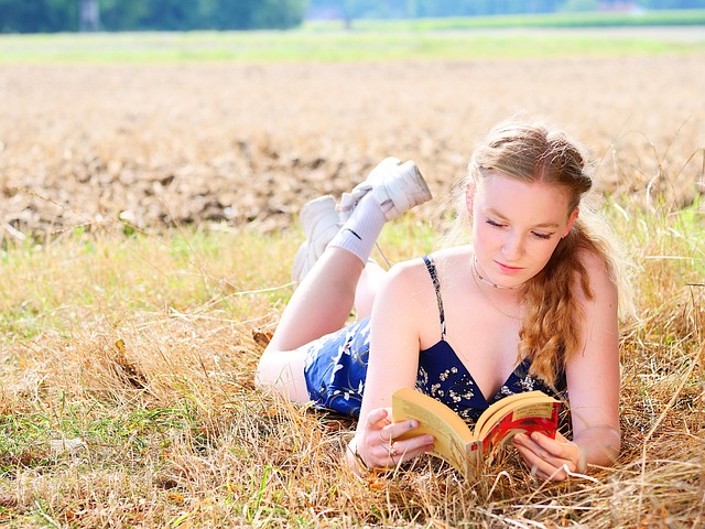 Hình ảnh minh họa ý nghĩa của từ academically