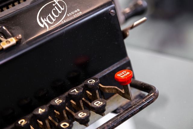 Hình ảnh minh họa ý nghĩa của từ adding