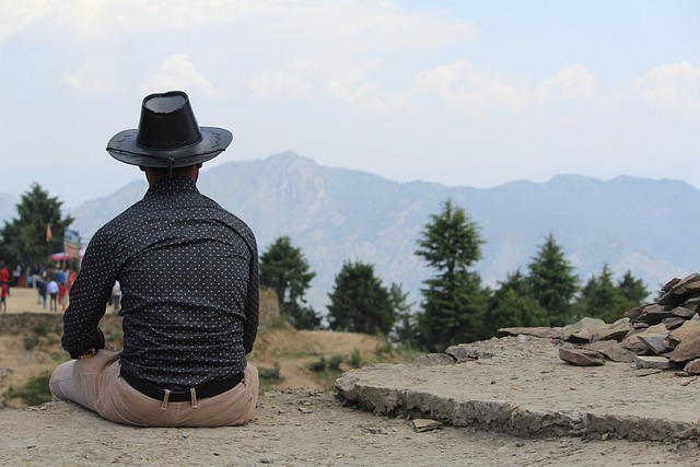 Hình ảnh minh họa ý nghĩa của từ aloof from