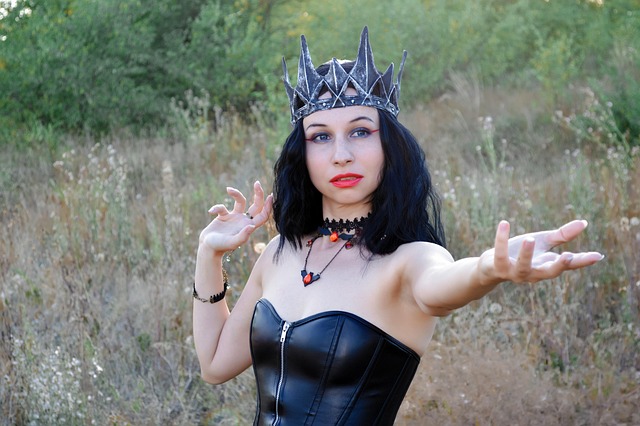 Hình ảnh minh họa ý nghĩa của từ antagonistic