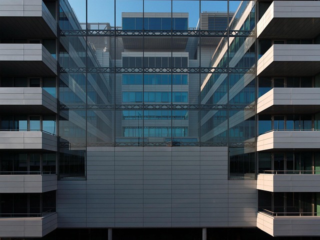 Hình ảnh minh họa ý nghĩa của từ awry