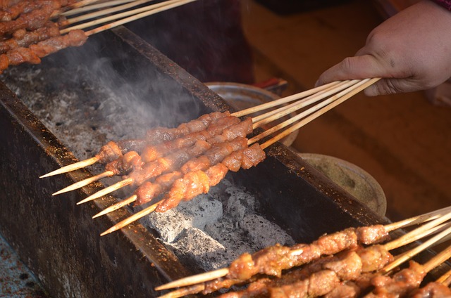 Hình ảnh minh họa ý nghĩa của từ barbecuing