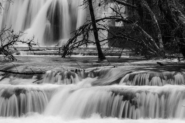 Hình ảnh minh họa ý nghĩa của từ cascade effect