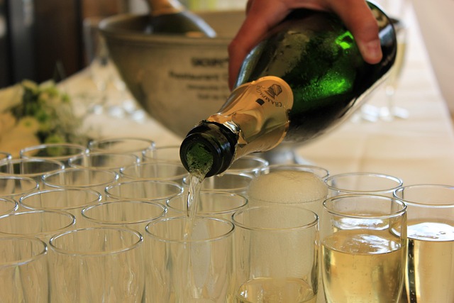 Hình ảnh minh họa ý nghĩa của từ champagne cocktail