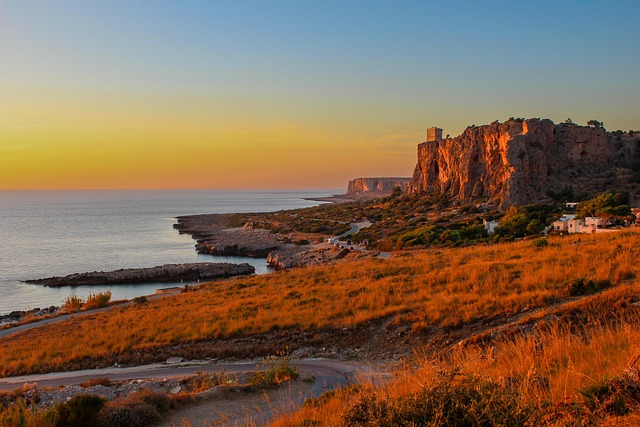 Hình ảnh minh họa ý nghĩa của từ consistent with