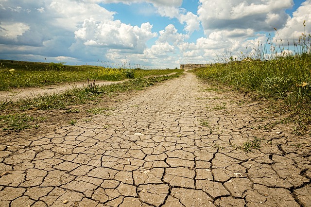 Hình ảnh minh họa ý nghĩa của từ cracking