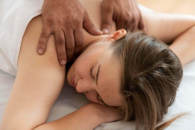 Hình ảnh minh họa ý nghĩa của từ deep tissue massage