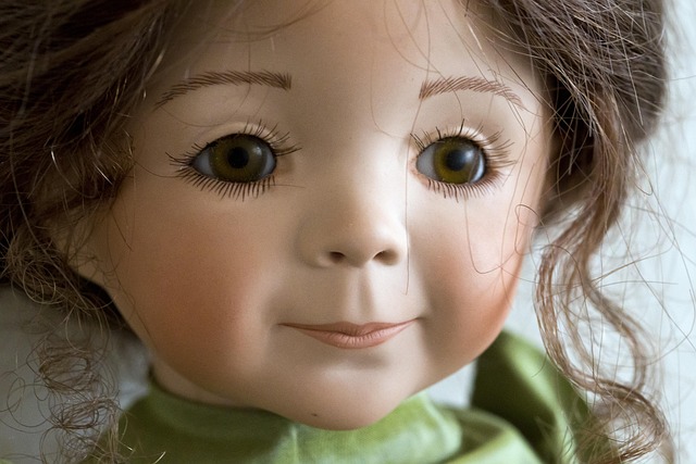 doll collector