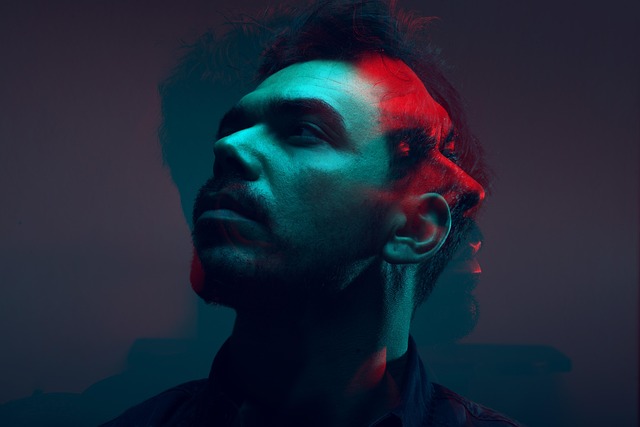 Hình ảnh minh họa ý nghĩa của từ double-crosser