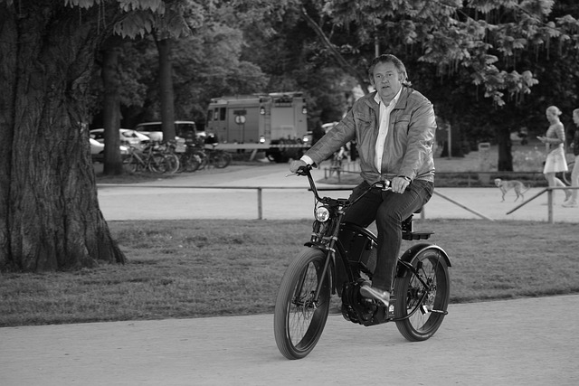 Hình ảnh minh họa ý nghĩa của từ extroverted