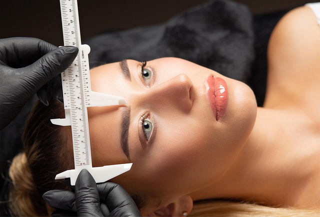 eyebrow wax