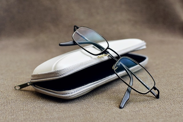 eyeglass