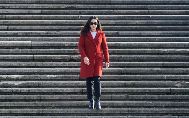 Hình ảnh minh họa ý nghĩa của từ female descendant