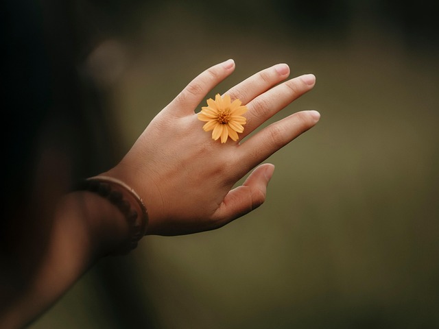 floral accessory