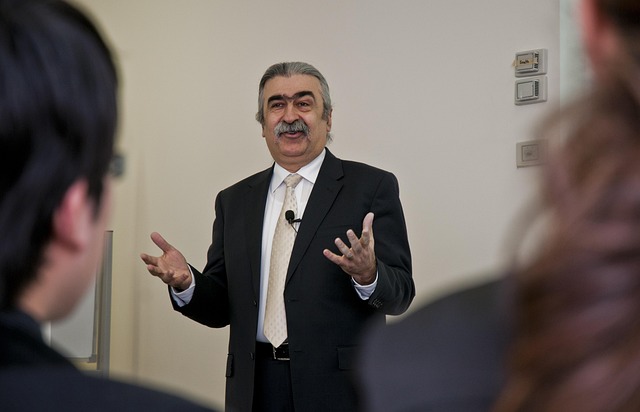 Hình ảnh minh họa ý nghĩa của từ formal education