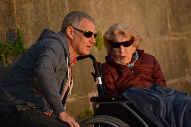 Hình ảnh minh họa ý nghĩa của từ frail