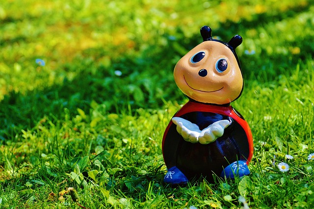 Hình ảnh minh họa ý nghĩa của từ gaudiness