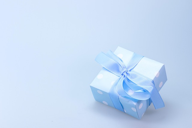 Hình ảnh minh họa ý nghĩa của từ gift-wrapping
