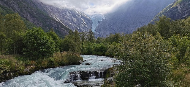 glacier cascade