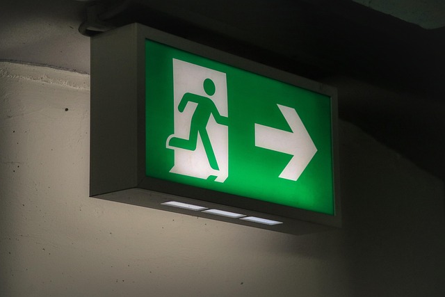 go out of one's way to help