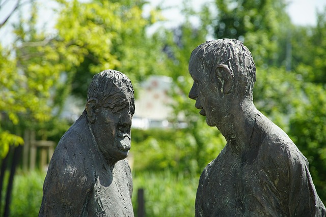 Hình ảnh minh họa ý nghĩa của từ gossip