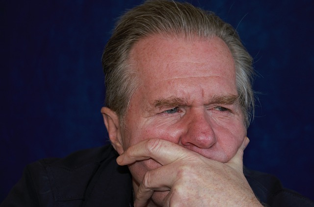 Hình ảnh minh họa ý nghĩa của từ hairline