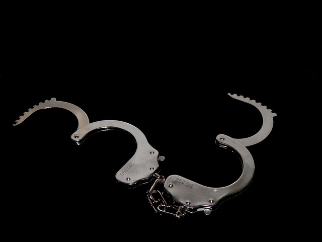 Hình ảnh minh họa ý nghĩa của từ handcuffs