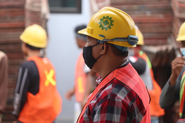 Hình ảnh minh họa ý nghĩa của từ high-visibility vest