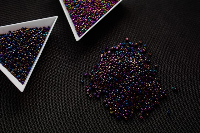 Hình ảnh minh họa ý nghĩa của từ human-made