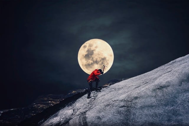 Hình ảnh minh họa ý nghĩa của từ ice axe