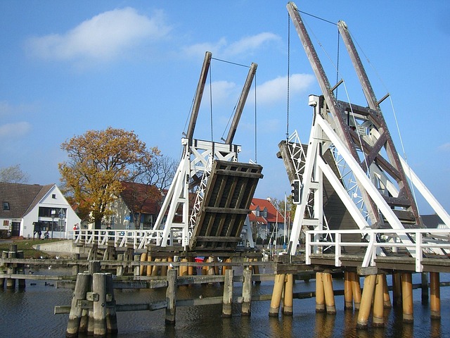 lifting bridge