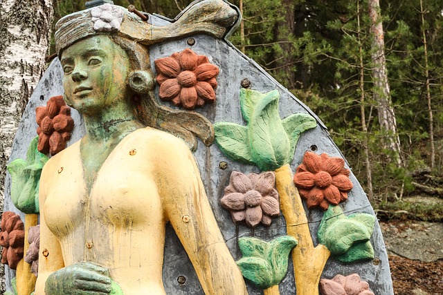 male figurehead