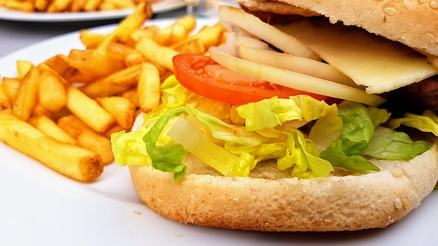Hình ảnh minh họa ý nghĩa của từ midday meal