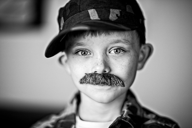 Hình ảnh minh họa ý nghĩa của từ mustache