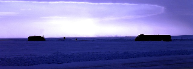 Hình ảnh minh họa ý nghĩa của từ opposing