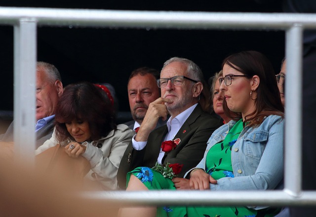 Hình ảnh minh họa ý nghĩa của từ political party