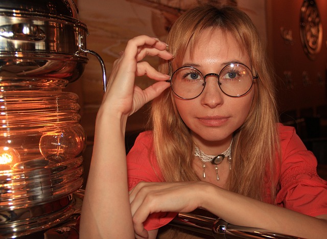 Hình ảnh minh họa ý nghĩa của từ poor eyesight