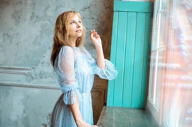 Hình ảnh minh họa ý nghĩa của từ reach out to