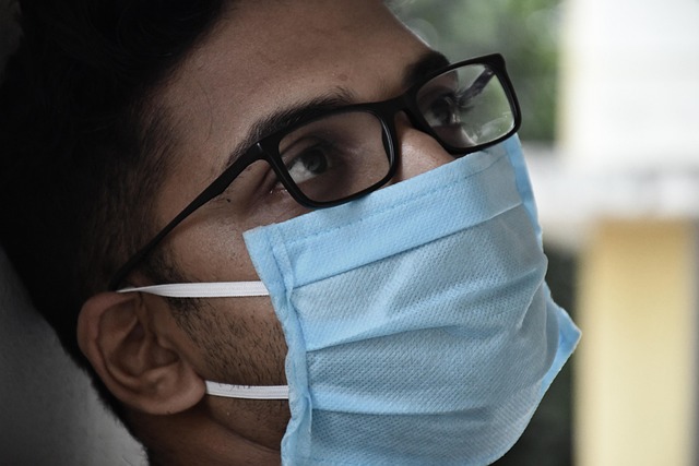 Hình ảnh minh họa ý nghĩa của từ self-quarantine