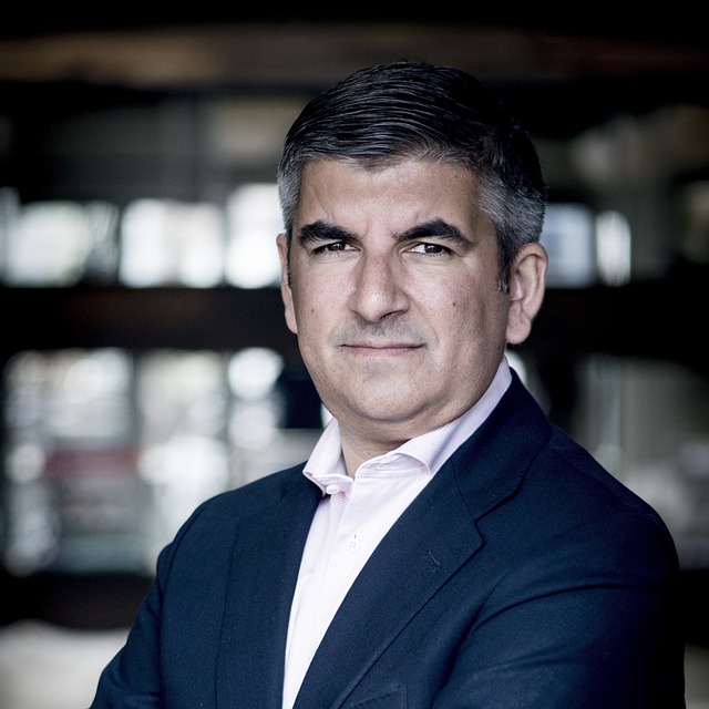 Hình ảnh minh họa ý nghĩa của từ senior official