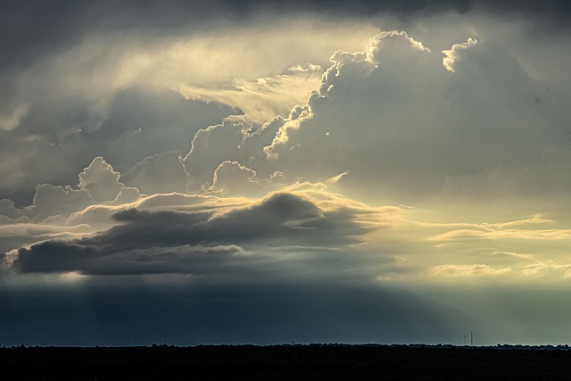 Hình ảnh minh họa ý nghĩa của từ severe thunderstorm watch