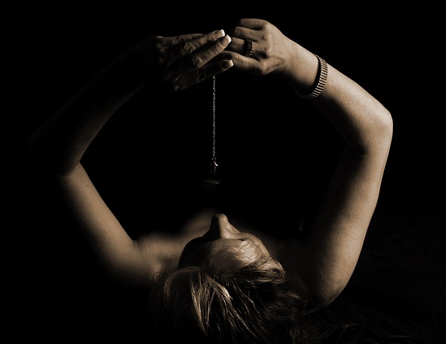 Hình ảnh minh họa ý nghĩa của từ sexually suggestive