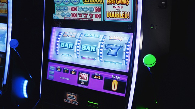 Hình ảnh minh họa ý nghĩa của từ slot machine