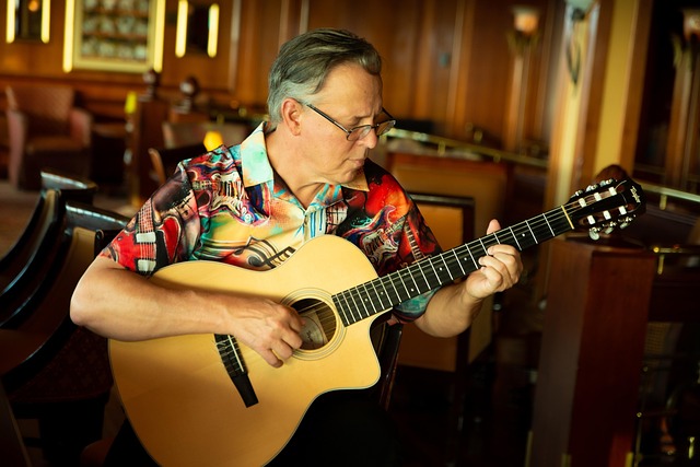 Hình ảnh minh họa ý nghĩa của từ songwriter