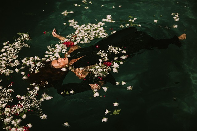 stay afloat