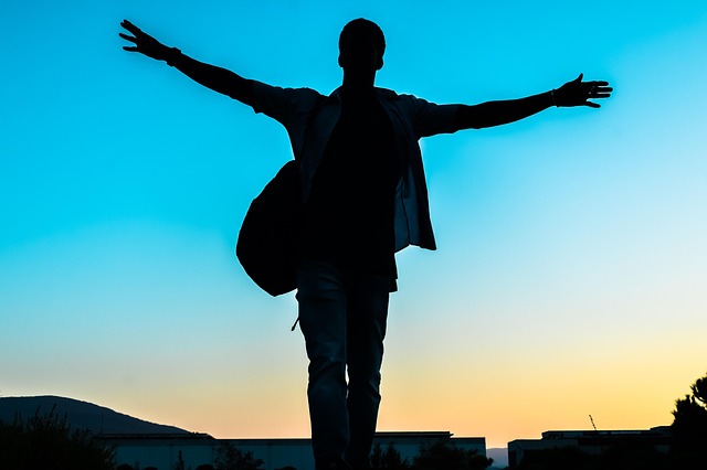 Hình ảnh minh họa ý nghĩa của từ three-legged stand