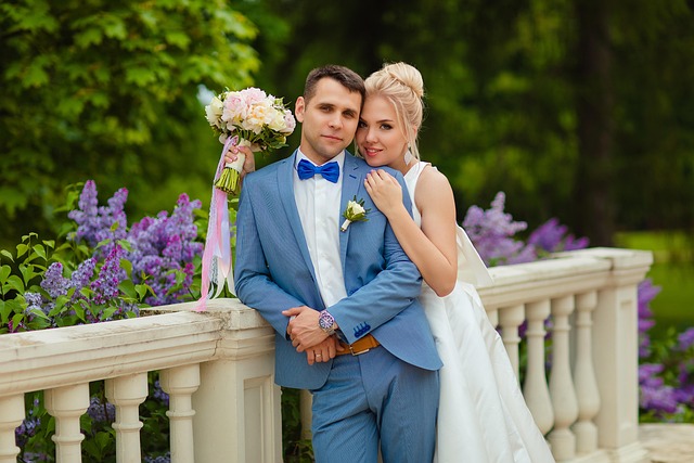 Hình ảnh minh họa ý nghĩa của từ touchingly