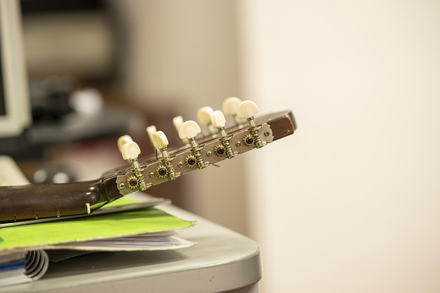 Hình ảnh minh họa ý nghĩa của từ traditionally