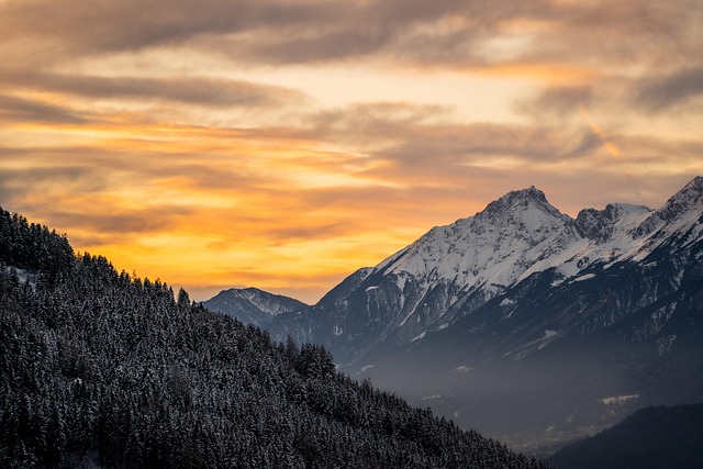 Hình ảnh minh họa ý nghĩa của từ trek